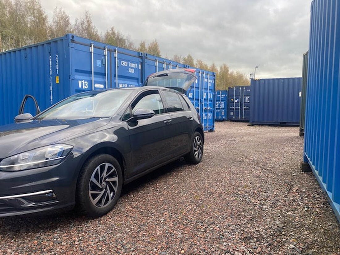 unloading items on a self storage facility