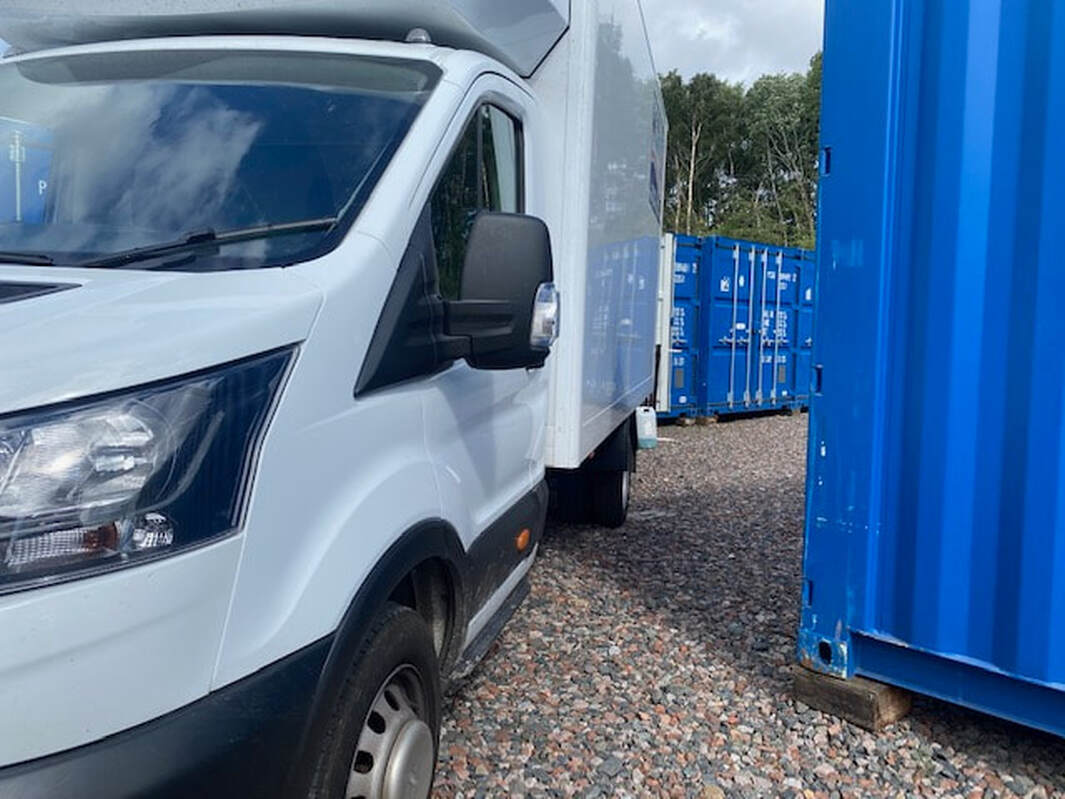 delivery van loading